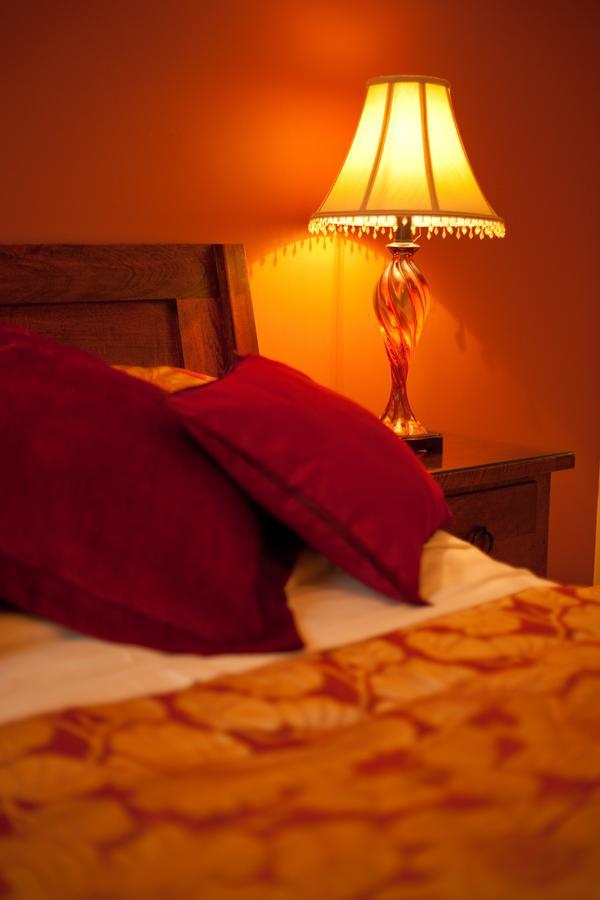 Bed and Breakfast Country Getaway - Tosson Tower Farm Ротбури Номер фото