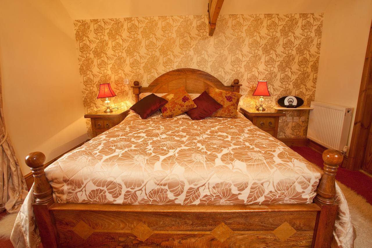 Bed and Breakfast Country Getaway - Tosson Tower Farm Ротбури Номер фото
