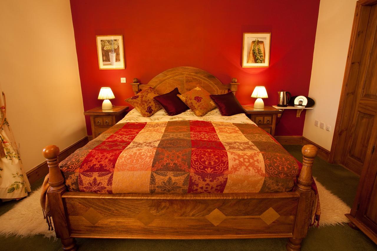 Bed and Breakfast Country Getaway - Tosson Tower Farm Ротбури Номер фото