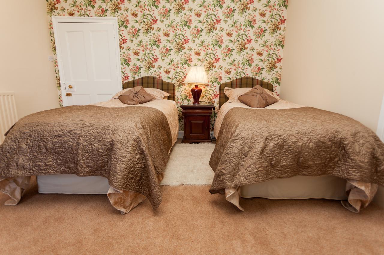 Bed and Breakfast Country Getaway - Tosson Tower Farm Ротбури Номер фото