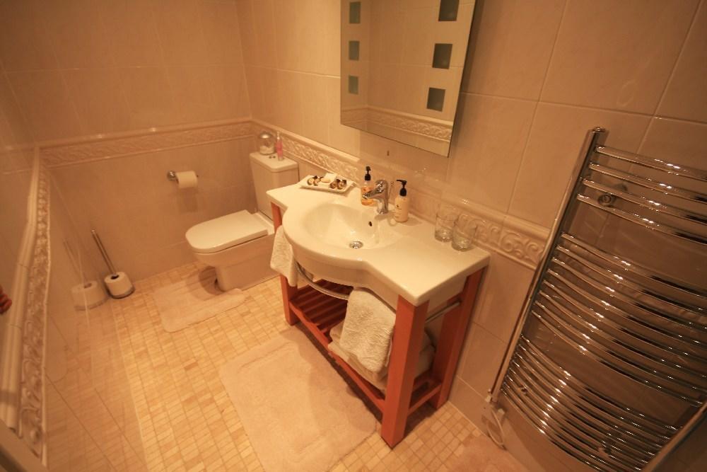 Bed and Breakfast Country Getaway - Tosson Tower Farm Ротбури Номер фото